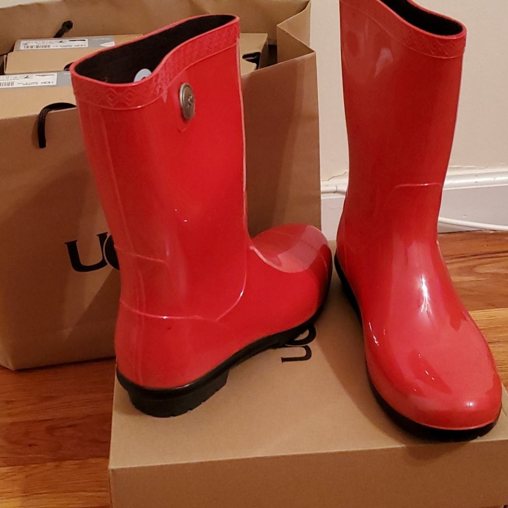 Ugg rain boots